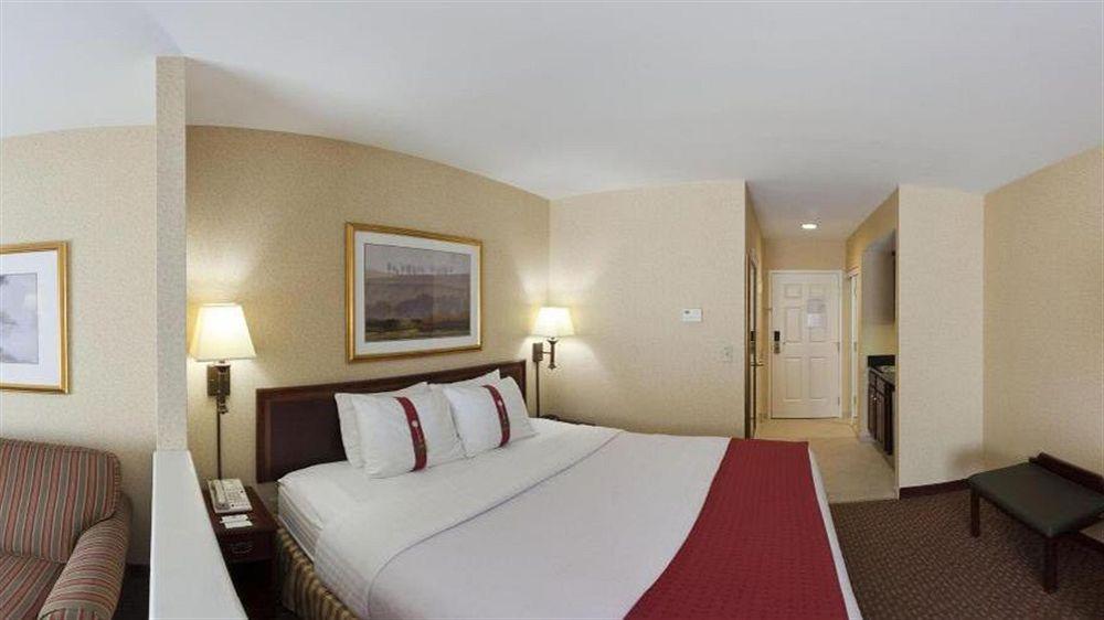 Holiday Inn Salem By Ihg Екстер'єр фото